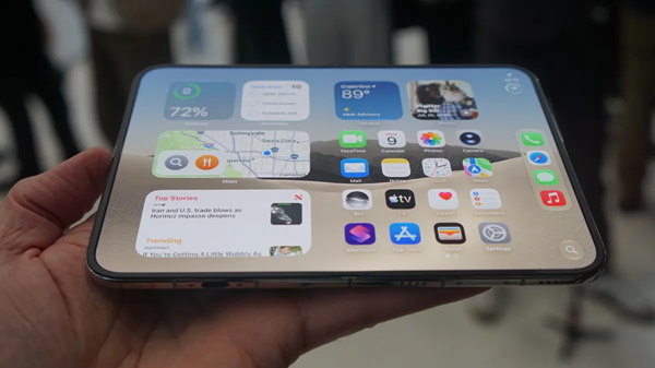 مقایسه آیفون Duo و گلکسی Z Fold8
